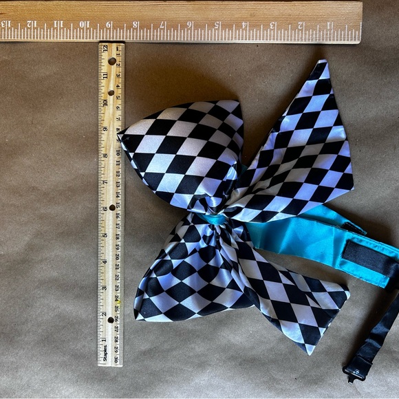 Lot of Alice in wonderland party decor and costume pieces made hatter, queen - Picture 12 of 16